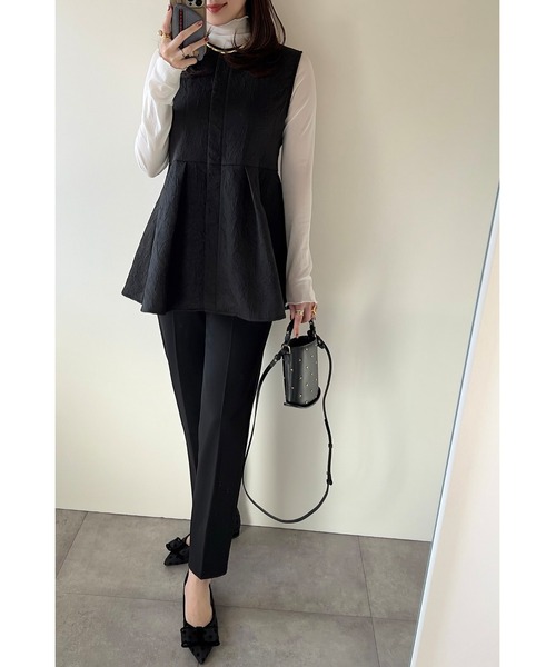 &. NOSTALGIA（アンドドットノスタルジア）の「【ZOZO限定】@konacchan30コラボ ふくれジャガードペプラムジレ（ベスト・レディース・ホワイト/ブラック・M）」の3枚目の写真