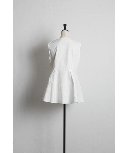 &. NOSTALGIA（アンドドットノスタルジア）の「【ZOZO限定】@konacchan30コラボ ふくれジャガードペプラムジレ（ベスト・レディース・ホワイト/ブラック・M）」の18枚目の写真