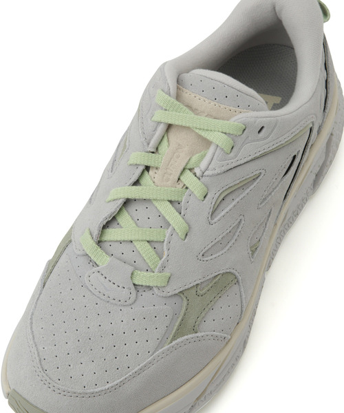 HOKA(ホカ)の「【HOKA】Clifton L Suede(スニーカー・レディース・ブラック/ベージュ・24.5cm/25/23/23.5cm/24/25.5cm)」の4枚目の写真