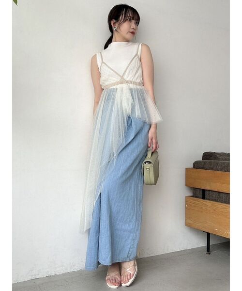 dazzlin（ダズリン）の「チュール刺繍アシメロングキャミ（キャミソール・レディース・アイボリー/ブラック/グレー・FREE）」の8枚目の写真