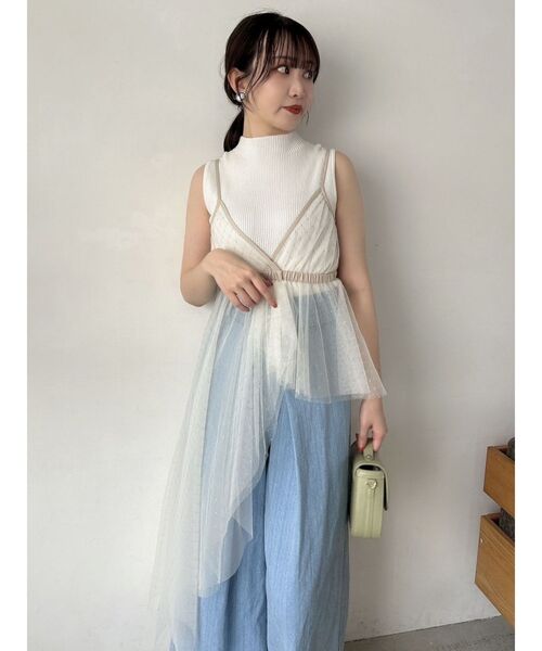 dazzlin（ダズリン）の「チュール刺繍アシメロングキャミ（キャミソール・レディース・アイボリー/ブラック/グレー・FREE）」の9枚目の写真