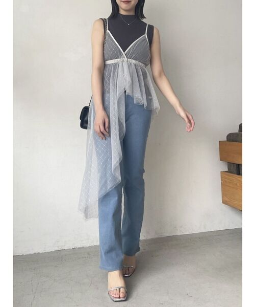 dazzlin（ダズリン）の「チュール刺繍アシメロングキャミ（キャミソール・レディース・アイボリー/ブラック/グレー・FREE）」の16枚目の写真