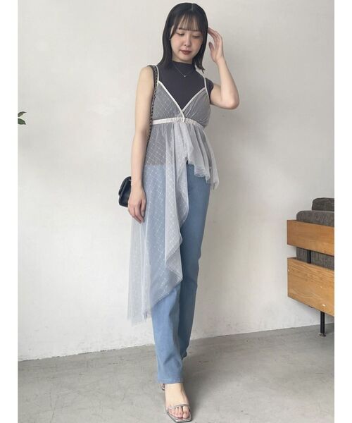 dazzlin（ダズリン）の「チュール刺繍アシメロングキャミ（キャミソール・レディース・アイボリー/ブラック/グレー・FREE）」の17枚目の写真