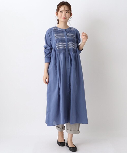 one'sterrace(ワンズテラス)の「スモッキング刺繍ワンピース(ワンピース・レディース・アイボリー系8/グリーン系その他6/ブルー系その他7・02)」の12枚目の写真