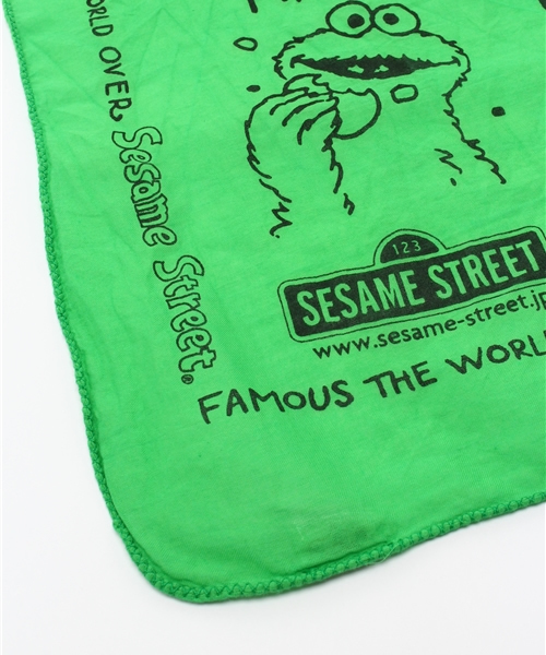 One deux boo（ワンドゥーブー）の「バンダナ  sesameオールスター柄（バンダナ/スカーフ・グリーン・FREE）」の3枚目の写真