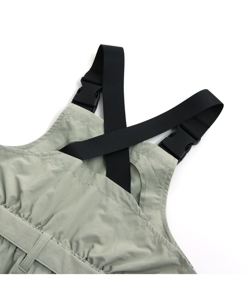 JENNI love(ジェニィラブ)の「ベルト付きシャカシャカジャンスカ(ジャンパースカート・キッズ・ブラック/カーキ・130cm/140cm/150cm/160cm)」の15枚目の写真