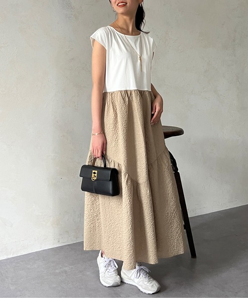 Chez toi(シェトワ)の「カット×ジャガード裾ギャザーワンピース(ワンピース・レディース・ブラック/ベージュ/オレンジ・FREE)」の3枚目の写真