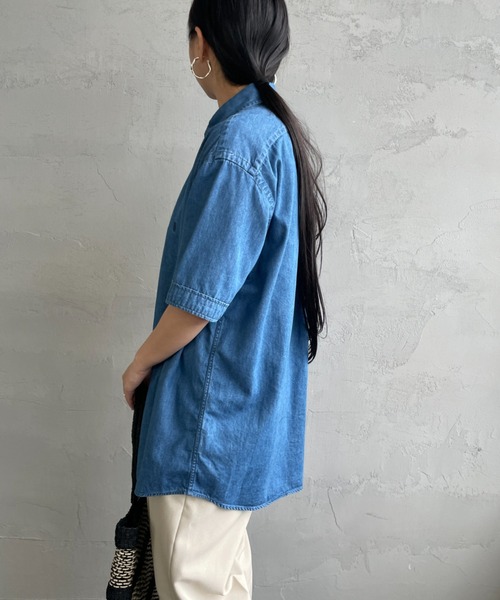 GYMPHLEX（ジムフレックス）の「[GYMPHLEX/ジムフレックス] ボタンダウン ショートスリーブシャツ(デニム)（シャツ/ブラウス・レディース・ブルー・M/L）」の8枚目の写真