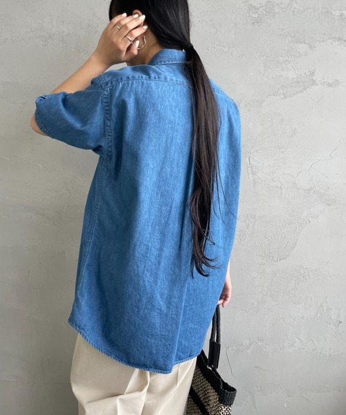 GYMPHLEX（ジムフレックス）の「[GYMPHLEX/ジムフレックス] ボタンダウン ショートスリーブシャツ(デニム)（シャツ/ブラウス・レディース・ブルー・M/L）」の9枚目の写真
