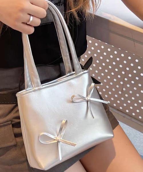 WEGO（ウィゴー）の「WEGO/リボンミニバッグ（ハンドバッグ・レディース・シルバー・FREE）」の4枚目の写真