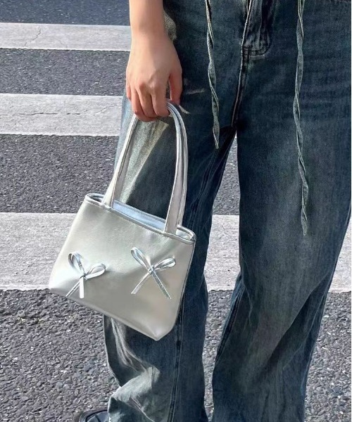 WEGO（ウィゴー）の「WEGO/リボンミニバッグ（ハンドバッグ・レディース・シルバー・FREE）」の5枚目の写真
