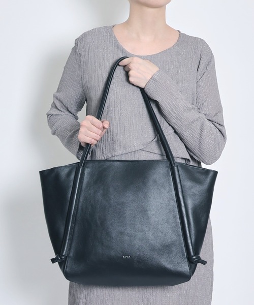 YArKA（ヤーカ）の「【YArKA/ヤーカ】real leather cord adjustment 2way tote bag [rocd3]/ リアルレザーコード調整トートバッグ（トートバッグ・レディース・ブラック・FREE）」の2枚目の写真