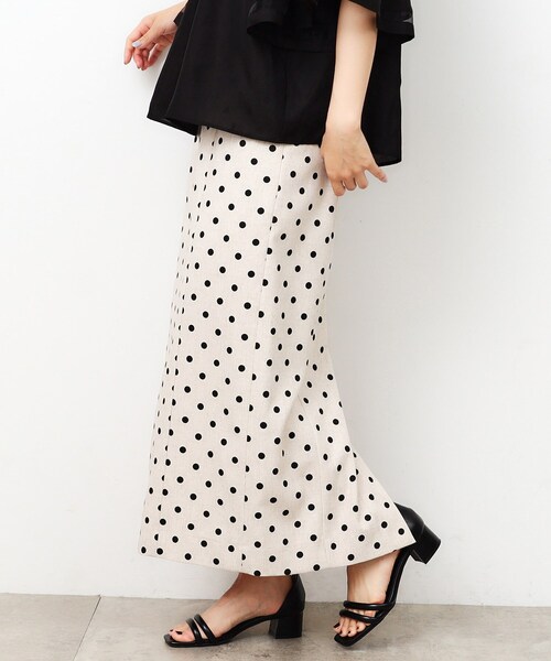 OPAQUE.CLIP（オペークドットクリップ）の「◆ドットプリント 麻混ストレッチナロースカート【洗濯機洗い可】（スカート・レディース・ベージュ系その他3/ブラック系・40/38/36）」の11枚目の写真