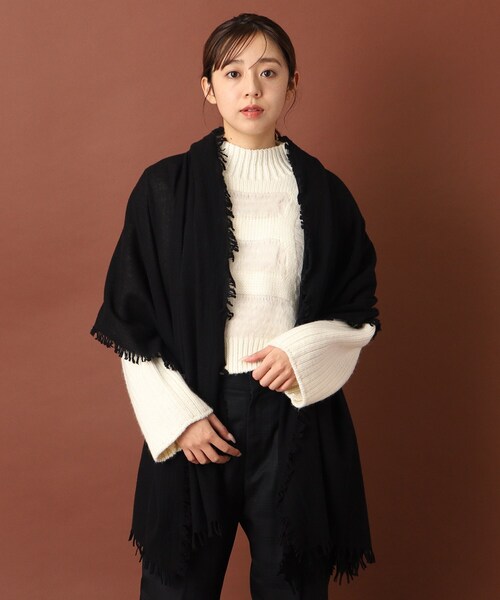 DRESSTERIOR（ドレステリア）の「ASAUCE MELER（アソースメレ）ファインラムエアリーソリッドストール（ストール/ショール・レディース・ブラック/グレー/ブラウン系/ベージュ・00）」の11枚目の写真