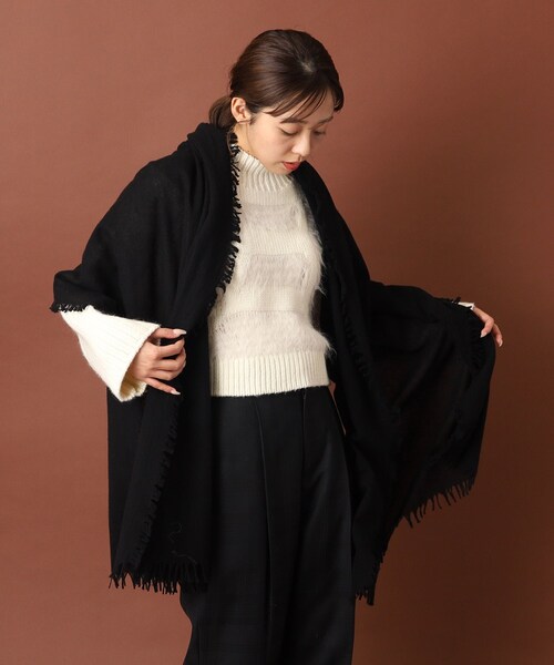 DRESSTERIOR（ドレステリア）の「ASAUCE MELER（アソースメレ）ファインラムエアリーソリッドストール（ストール/ショール・レディース・ブラック/グレー/ブラウン系/ベージュ・00）」の12枚目の写真