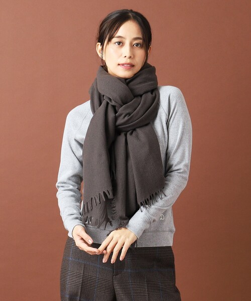 DRESSTERIOR（ドレステリア）の「ASAUCE MELER（アソースメレ）ファインラムエアリーソリッドストール（ストール/ショール・レディース・ブラック/グレー/ブラウン系/ベージュ・00）」の19枚目の写真
