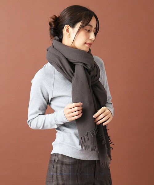 DRESSTERIOR（ドレステリア）の「ASAUCE MELER（アソースメレ）ファインラムエアリーソリッドストール（ストール/ショール・レディース・ブラック/グレー/ブラウン系/ベージュ・00）」の20枚目の写真