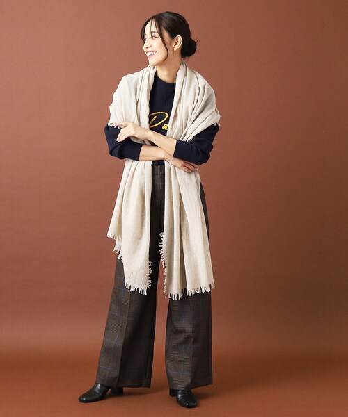 DRESSTERIOR（ドレステリア）の「ASAUCE MELER（アソースメレ）ファインラムエアリーソリッドストール（ストール/ショール・レディース・ブラック/グレー/ブラウン系/ベージュ・00）」の21枚目の写真