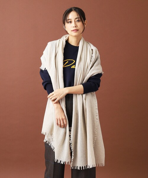 DRESSTERIOR（ドレステリア）の「ASAUCE MELER（アソースメレ）ファインラムエアリーソリッドストール（ストール/ショール・レディース・ブラック/グレー/ブラウン系/ベージュ・00）」の5枚目の写真