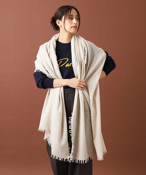 DRESSTERIOR（ドレステリア）の「ASAUCE MELER（アソースメレ）ファインラムエアリーソリッドストール（ストール/ショール・レディース・ブラック/グレー/ブラウン系/ベージュ・00）」の7枚目の写真