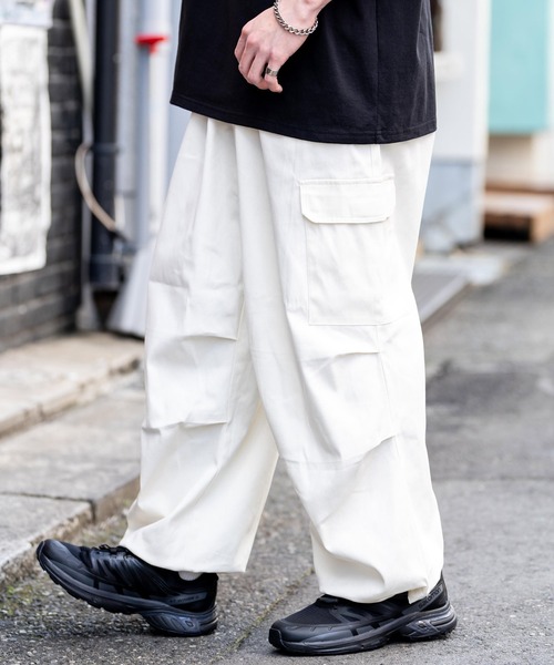 Ressaca(レサーカ)の「タックワイド2WAYミリタリーカーゴパンツ(カーゴパンツ・メンズ・ホワイト/ダークベージュ/カーキ/ブラック・XL/L/M)」の2枚目の写真