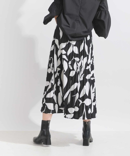 Lo-Fi（ローファイ）の「ボタニカル柄プリーツスカート（スカート・レディース・ブラック/オフホワイト・M）」の11枚目の写真