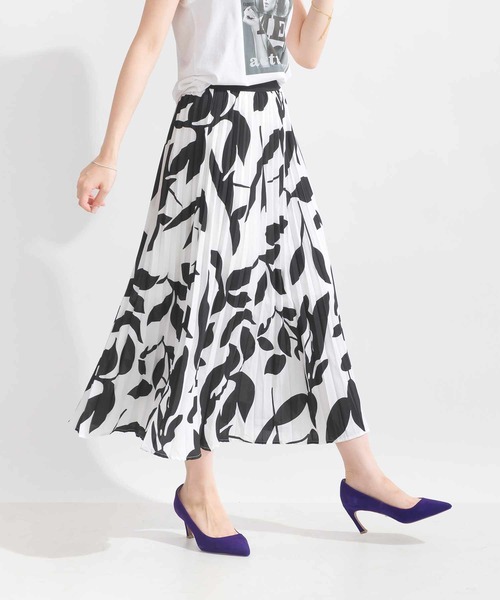 Lo-Fi（ローファイ）の「ボタニカル柄プリーツスカート（スカート・レディース・ブラック/オフホワイト・M）」の4枚目の写真