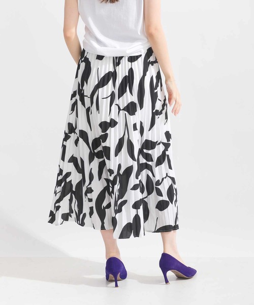 Lo-Fi（ローファイ）の「ボタニカル柄プリーツスカート（スカート・レディース・ブラック/オフホワイト・M）」の5枚目の写真