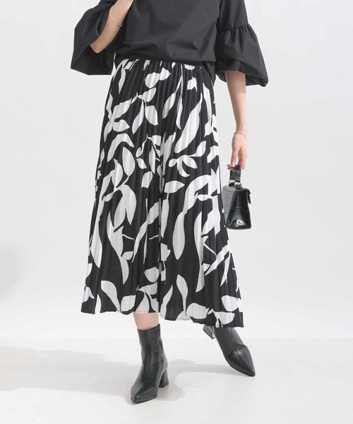 Lo-Fi（ローファイ）の「ボタニカル柄プリーツスカート（スカート・レディース・ブラック/オフホワイト・M）」の9枚目の写真
