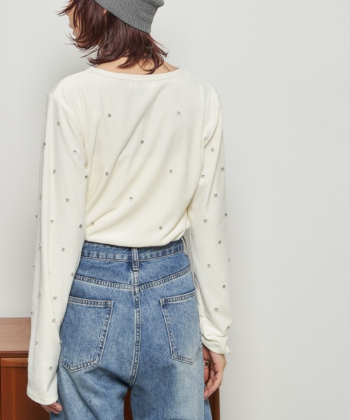 Auntie Rosa Holiday（アンティローザホリデー）の「ビジューベロアプルオーバー（Tシャツ/カットソー・レディース・チャコールグレー/アイボリー・FREE）」の7枚目の写真