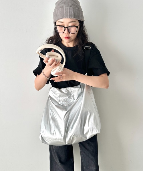 Lee（リー）の「Lee/リー ロゴ刺繍 ザックリ ビッグショルダー/MEGAショルダー/ニュースペーパーバッグ（ショルダーバッグ・レディース・シルバー/ホワイト/ブラック・FREE）」の14枚目の写真