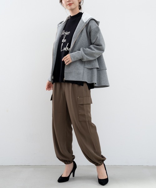 ANNA LUNA(アンナルナ)の「【ANNA LUNA】 程よい落ち感と上品な光沢感が魅力のカーゴパンツ(カーゴパンツ・レディース・ブラック/カーキ・LARGE/MEDIUM)」の16枚目の写真