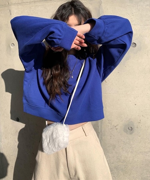 LYEON(リヨン)の「前後2WAYクロップドスウェットトップス(スウェット・レディース・アイボリー/ブルー/ベージュ・FREE)」の6枚目の写真