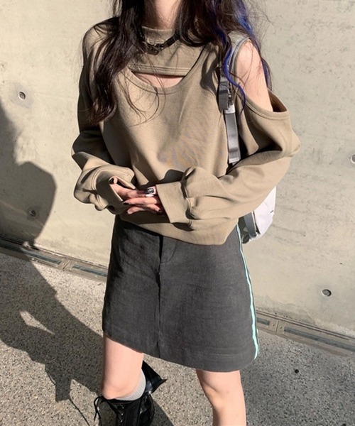 LYEON(リヨン)の「前後2WAYクロップドスウェットトップス(スウェット・レディース・アイボリー/ブルー/ベージュ・FREE)」の17枚目の写真