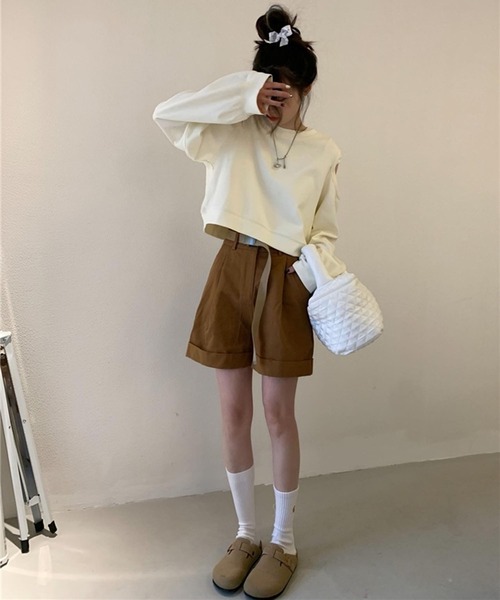 LYEON(リヨン)の「前後2WAYクロップドスウェットトップス(スウェット・レディース・アイボリー/ブルー/ベージュ・FREE)」の13枚目の写真