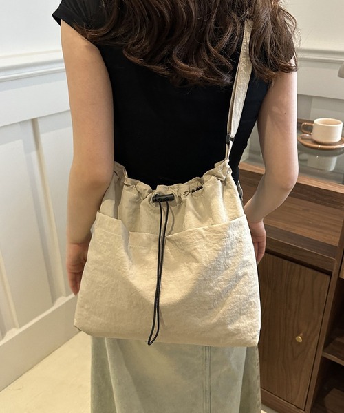 ★送料・関税込★WOOALONG★Nylon sacoche bag★ ☆韓国の人気☆【WOOALONG】☆Nylon sacoche ba.g☆ ソウル