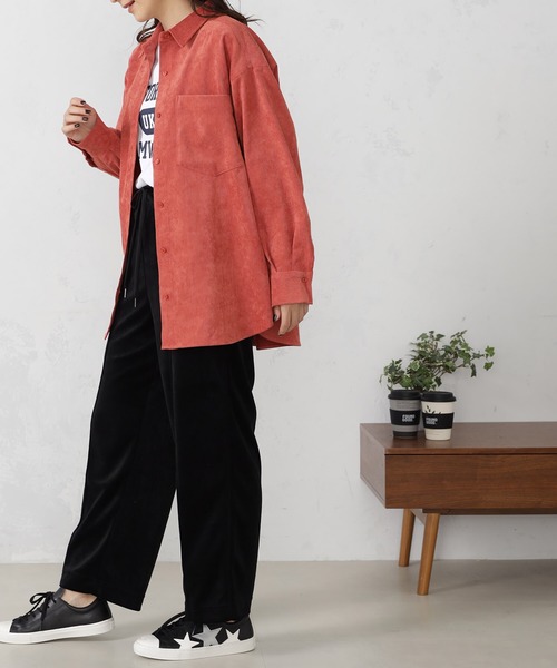 FOUND GOOD（ファウンドグッド）の「EASYコーデュロイシャツ（シャツ/ブラウス・レディース・ブルー系5/アイボリー/ベージュ/ブラウン系8/オレンジ系5・L/S/M）」の5枚目の写真