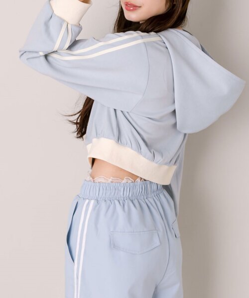 OLIVE des OLIVE（オリーブデオリーブ）の「胸ドロストパーカー（Tシャツ/カットソー・レディース・ブラウン/サックスブルー/ブラック/トップグレー・FREE）」の4枚目の写真