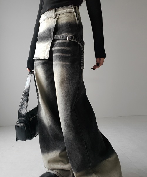 me+em select(ミームセレクト)の「【 2color /4size 】ラップレイヤードバイカラーブリーチワイドデニム / wrap layered bicolor bleach wide denim(デニムパンツ・レディース・ブルー/ブラック・X-LARGE/SMALL/MEDIUM/LARGE)」の10枚目の写真