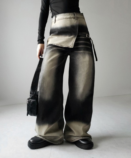 me+em select(ミームセレクト)の「【 2color /4size 】ラップレイヤードバイカラーブリーチワイドデニム / wrap layered bicolor bleach wide denim(デニムパンツ・レディース・ブルー/ブラック・X-LARGE/SMALL/MEDIUM/LARGE)」の15枚目の写真
