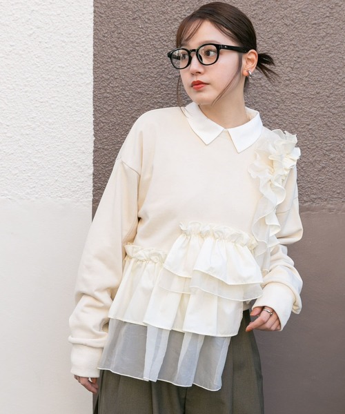 KBF（ケイビーエフ）の「フリルドッキングスウェット（スウェット