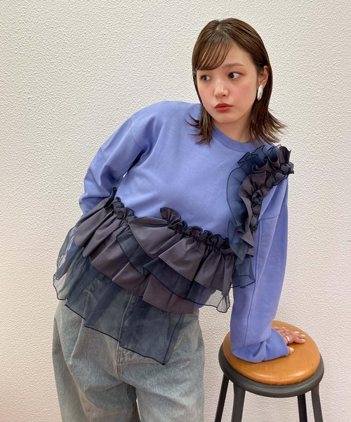 KBF（ケイビーエフ）の「フリルドッキングスウェット（スウェット