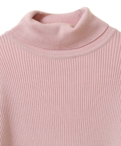 31 Sons de mode（トランテアン　ソン　ドゥ　モード）の「【ＷＡＳＨＡＢＬＥ】ゴールド釦タートルネックニット（ニット/セーター・レディース・ブラック/オフホワイト/サックスブルー/ピンク・フリー）」の5枚目の写真