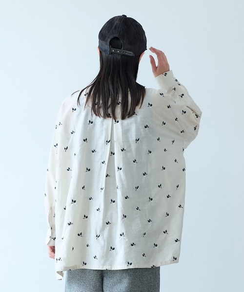 yuni（ユニ ）の「バードエンブロイダリーワイドシャツ（シャツ