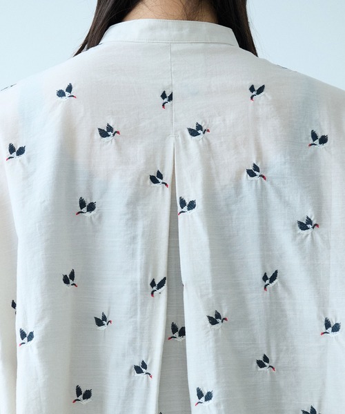 yuni（ユニ ）の「バードエンブロイダリーワイドシャツ（シャツ