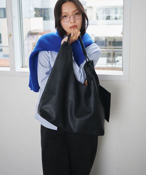 kivi（キヴィ）の「ポーチツキトートバッグ（トートバッグ・レディース・シルバー/ブラック・ONE SIZE）」の5枚目の写真