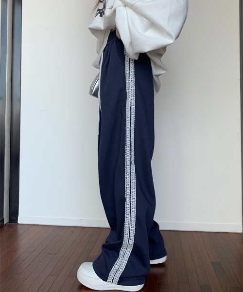 FREE STYLISTS（フリー スタイリスト）の「YUGA_YGMC　フリルステッチ イージールーズシルエットスパンツ（スウェットパンツ・レディース・ブラック/ライトグレー/オフホワイト/ネイビー・FREE）」の22枚目の写真