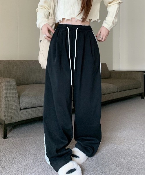 FREE STYLISTS（フリー スタイリスト）の「YUGA_YGMC　フリルステッチ イージールーズシルエットスパンツ（スウェットパンツ・レディース・ブラック/ライトグレー/オフホワイト/ネイビー・FREE）」の9枚目の写真