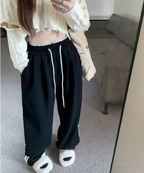 FREE STYLISTS（フリー スタイリスト）の「YUGA_YGMC　フリルステッチ イージールーズシルエットスパンツ（スウェットパンツ・レディース・ブラック/ライトグレー/オフホワイト/ネイビー・FREE）」の14枚目の写真