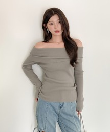 オフショルダーリブニットセーター　Andequal オフショルニット リブニット オフショルダーニット」に該当する